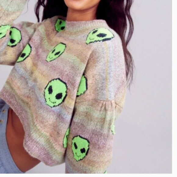 ⭐️ NWT Alien Hippie Hipster Space Modern Chic Glam Trendy Crop Sweater Pullover - Picture 4 of 5